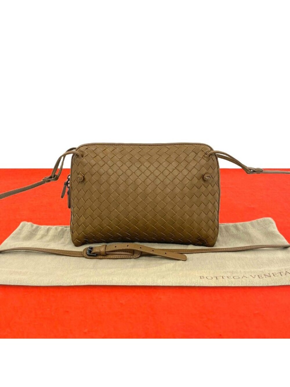 Bottega Veneta Intrecciato Leather Shoulder Bag Pochette Brown